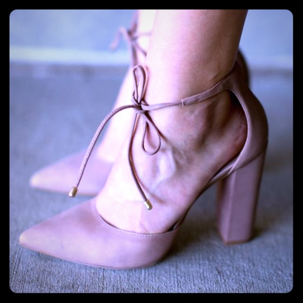 Steve Madden Pampered Tie pumps